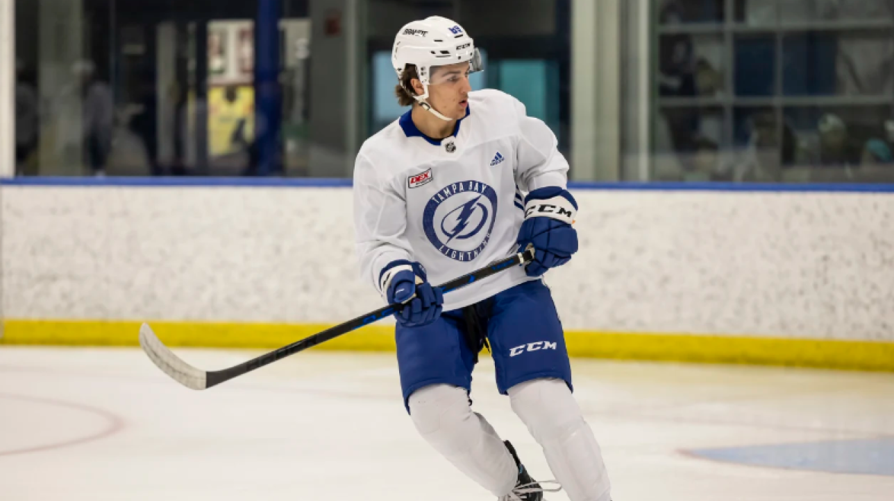 Signature d'Ethan Gauthier avec Tampa Bay: Est-ce que le Canadien va regretter l'acquisition d'Alex Newhook?