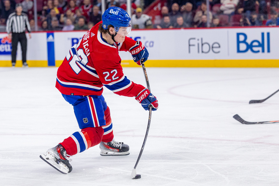 Le Canadien de Montréal vient d&rsquo;annoncer que l&rsquo;attaquant Cole Caufield est absent de l&rsquo;entraînement pour recevoir des traitements