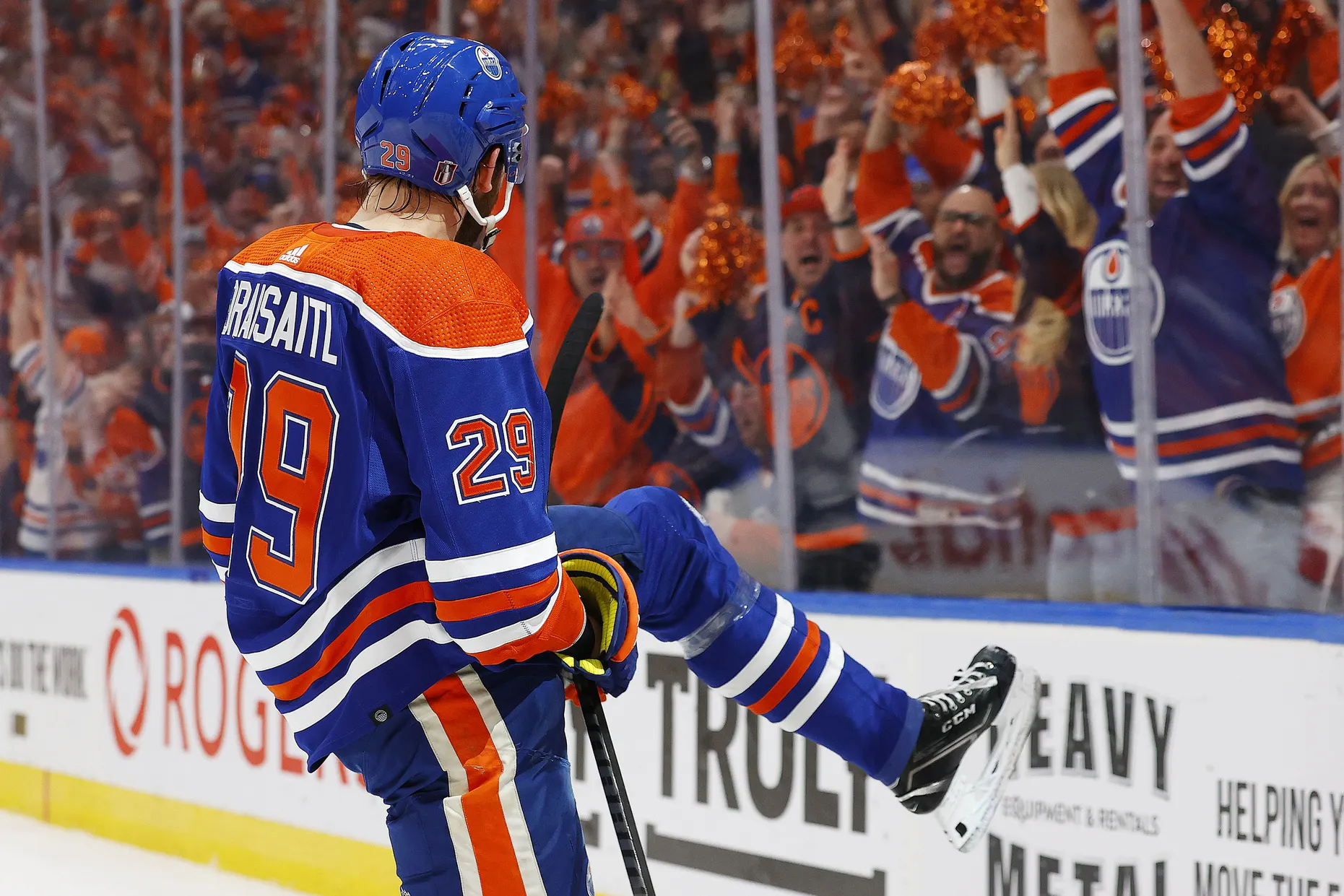 Le journaliste John Buccigross d&rsquo;ESPN propose aux Oilers d&rsquo;échanger Leon Draisaitl à Boston