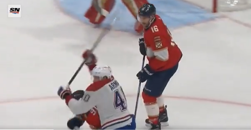 Martin St-Louis n&rsquo;était pas très heureux contre la pénalité à Joel Armia en troisième période face aux Panthers