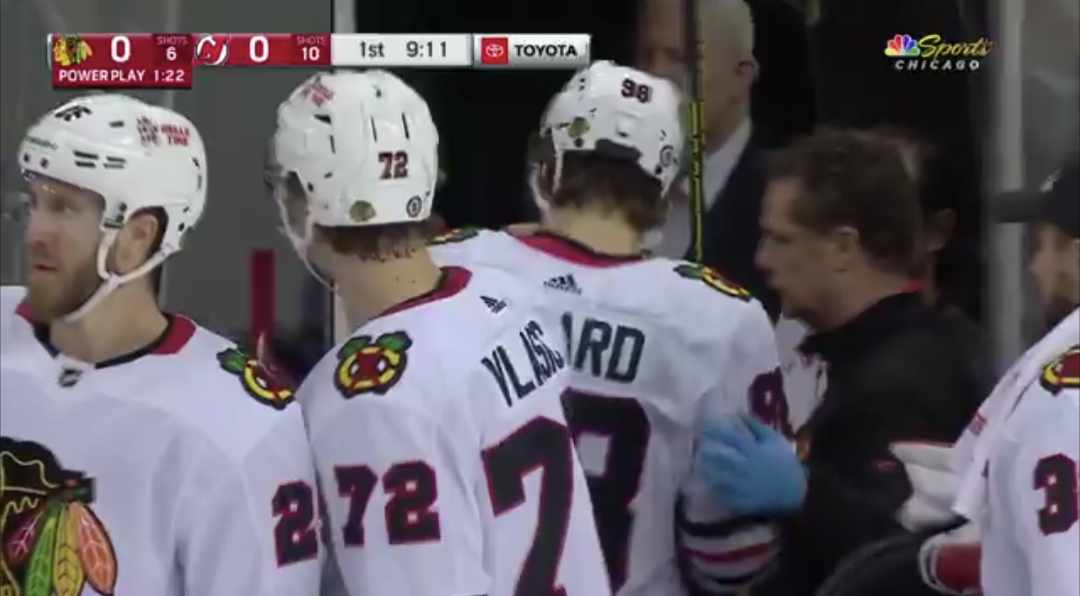 À VOIR: Connor Bedard s'est blessé et son match est terminé