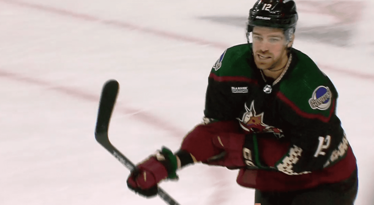 Les Blackhawks de Chicago viennent de faire l'acquisition de Zach Sanford via le ballottage