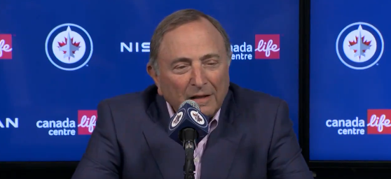 Gary Bettman s'est rendu lui-même à Winnipeg pour discuter de la situation des Jets