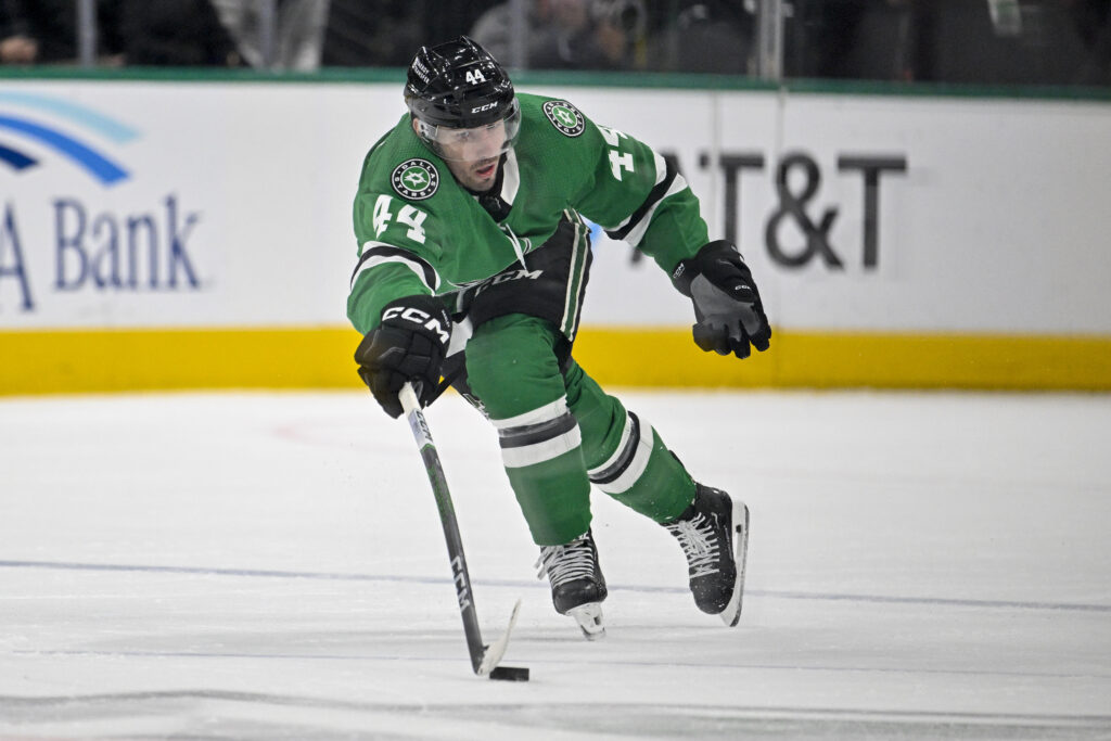 L&rsquo;ancien Canadien Joel Hanley, un gardien et un attaquant au ballottage