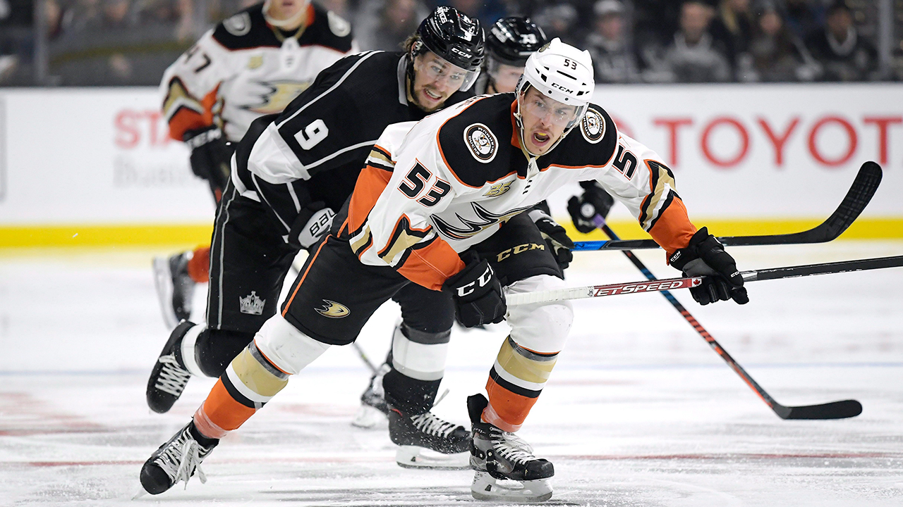 Maxime Comtois obtient un contrat valide de la LNH avec les Hurricanes de la Caroline