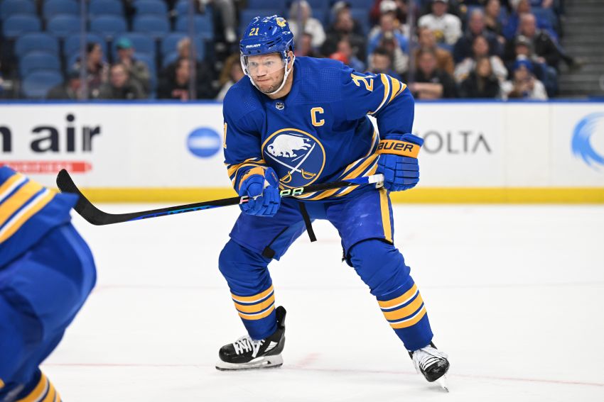 Les Sabres viennent d'échanger Kyle Okposo
