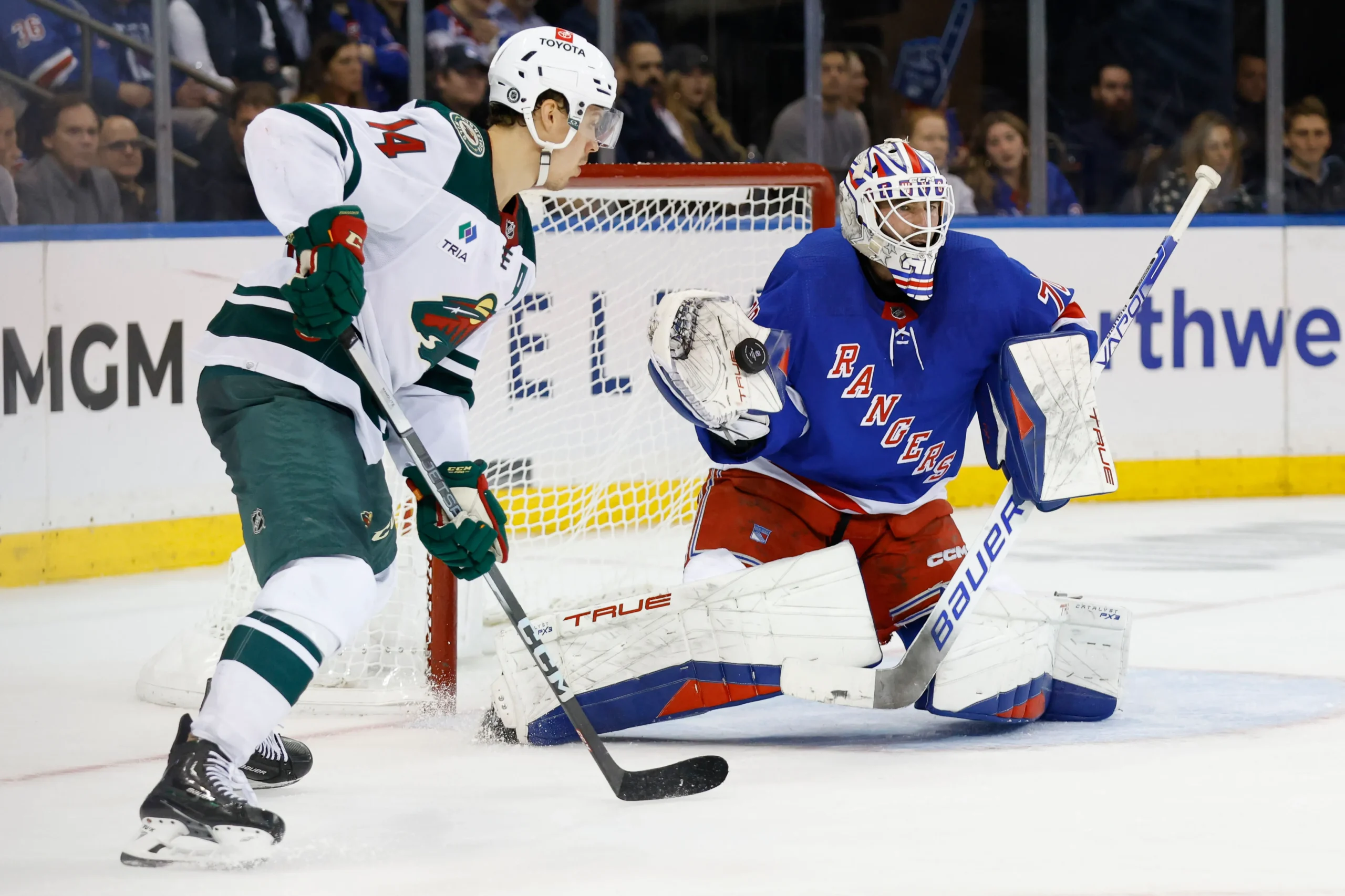 Les Rangers de New York viennent d&rsquo;annoncer que le gardien de but québécois Louis Domingue a signé un nouveau contrat d&rsquo;une saison avec l&rsquo;équipe