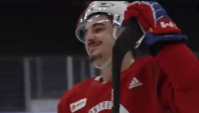 Arber Xhekaj est la cible de Kirby Dach et Christian Dvorak à l&rsquo;entraînement du Canadien