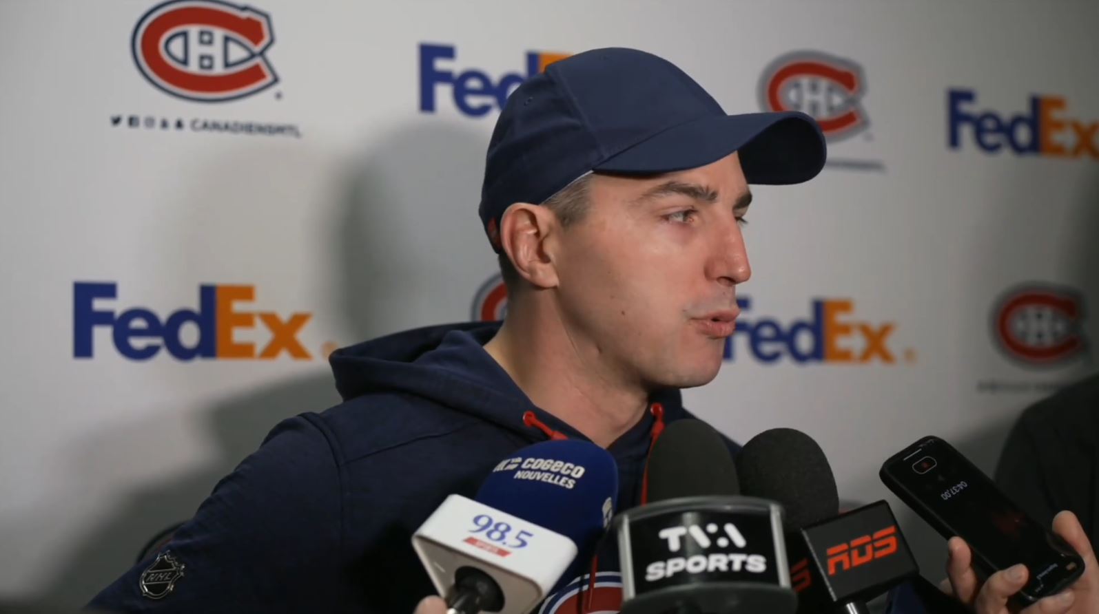 Chantal Machabée a accepté une demande des journalistes d&rsquo;avoir un entraîneur francophone en point de presse et c&rsquo;est Alex Burrows qui a discuté avec la presse hier