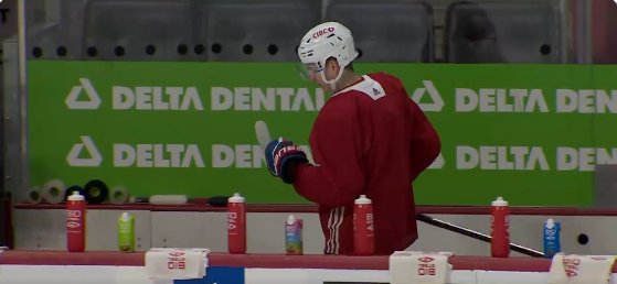 Lane Hutson casse la glace à l&rsquo;entraînement du Canadien