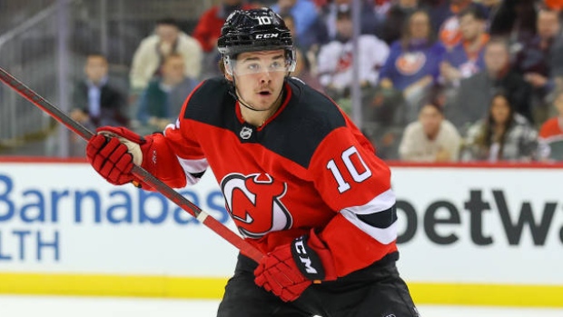 Les Devils envoient l'ex-7e choix Alexander Holtz et un gardien à Las Vegas