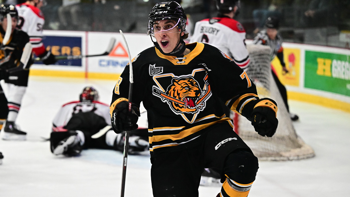 Les Lions et l&rsquo;organisation du Canadien signent le marqueur Tommy Cormier