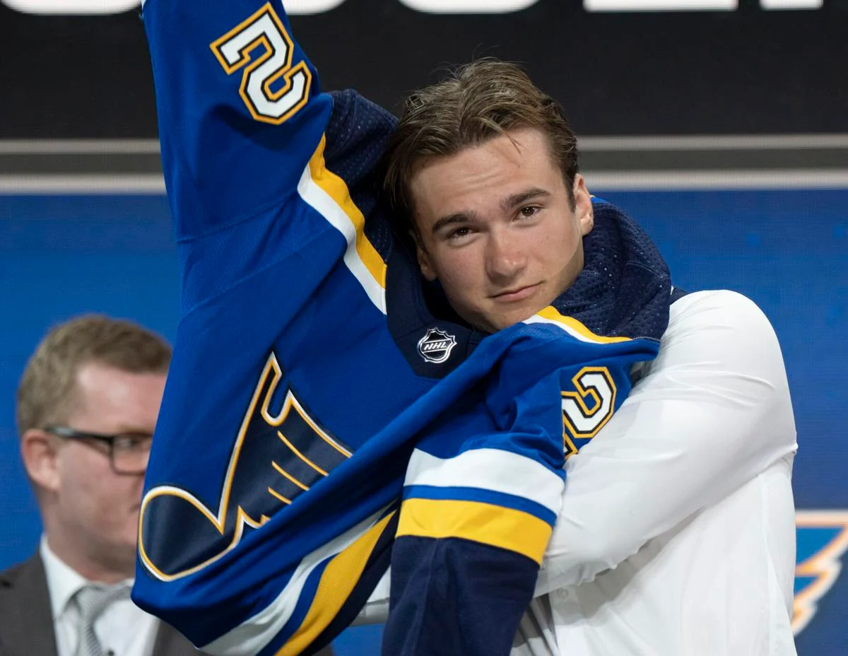 Pierre McGuire propose d&rsquo;échanger Jimmy Snuggerud à Montréal