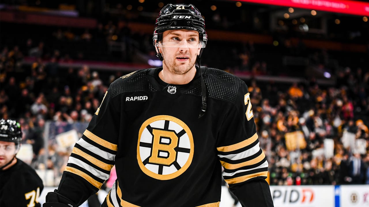 James Van Riemsdyk peut-il être une option pour remplacer Harvey-Pinard?