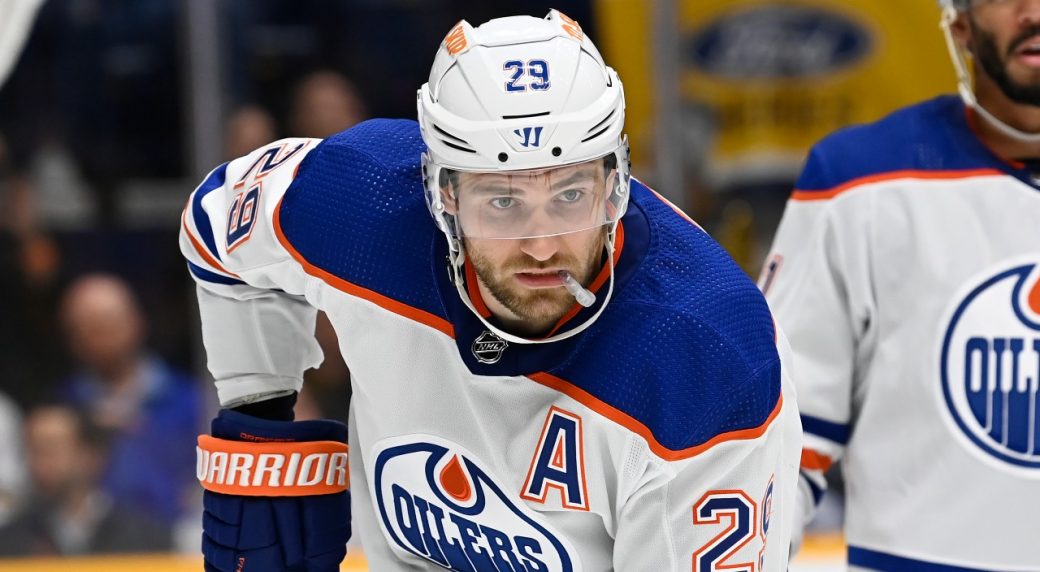 Stan Bowman confirme qu'il discute avec l'agent de Leon Draisaitl