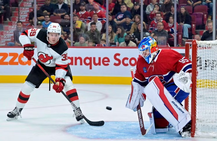 Le gardien Connor Hughes épate et force les choses au camp d&rsquo;entraînement des Canadiens