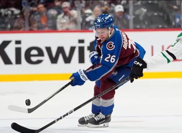 L&rsquo;Avalanche démissionne avec un 15e choix au total et l&rsquo;échange aux Canucks de Vancouver