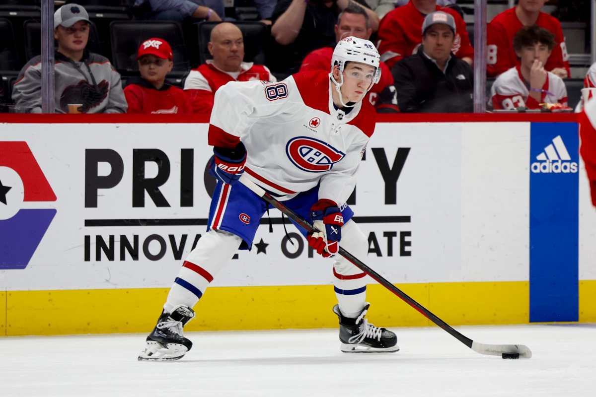 Martin St-Louis décrit l&rsquo;apport et l&rsquo;impact de Lane Hutson pour les Canadiens