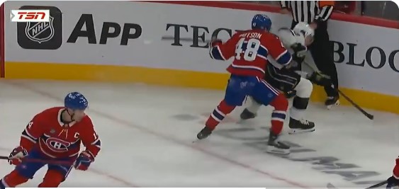 Lane Hutson démontre toute sa hargne dans la Ligue nationale de hockey et c&rsquo;est rassurant pour les Canadiens