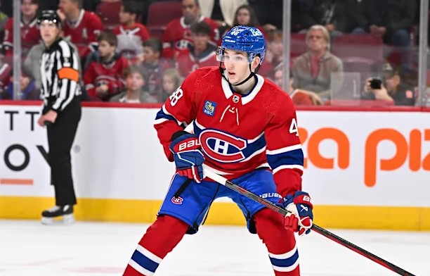 Lane Hutson est en course pour un prestigieux trophée de la LNH à sa première saison