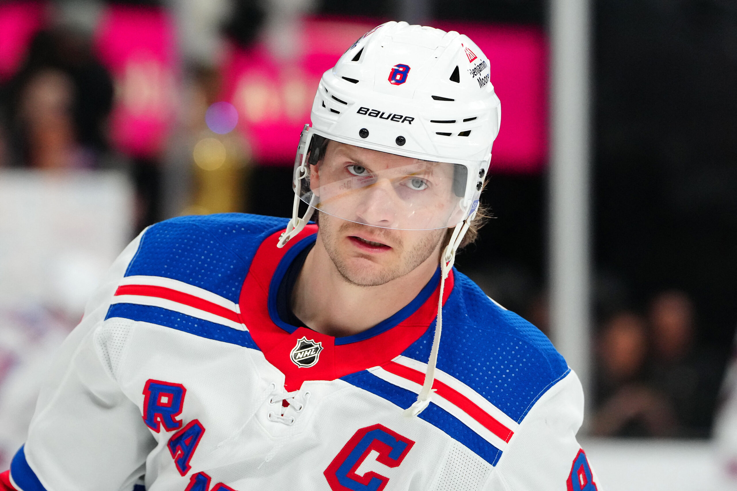 Cinq équipes sont en discussion avec les Rangers de New York pour Jacob Trouba