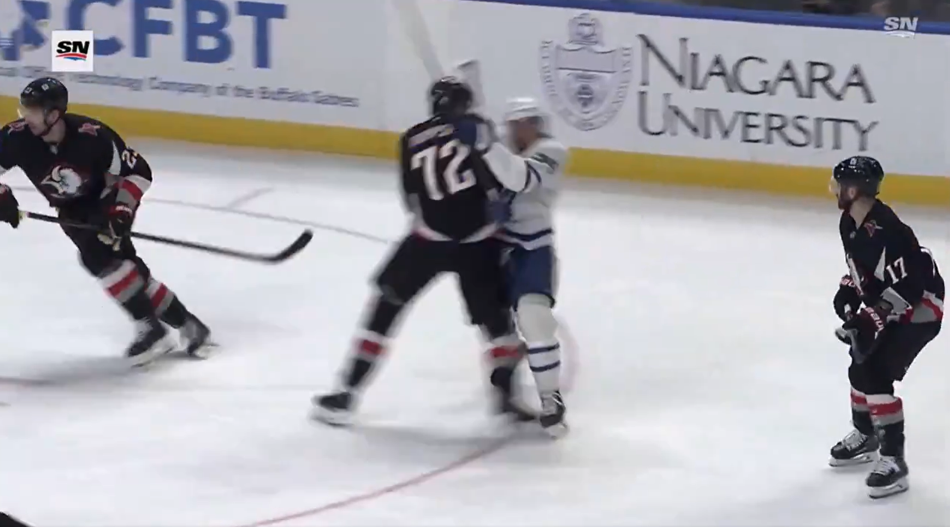 Auston Matthews vient d'aggraver sa blessure et le pire est confirmé