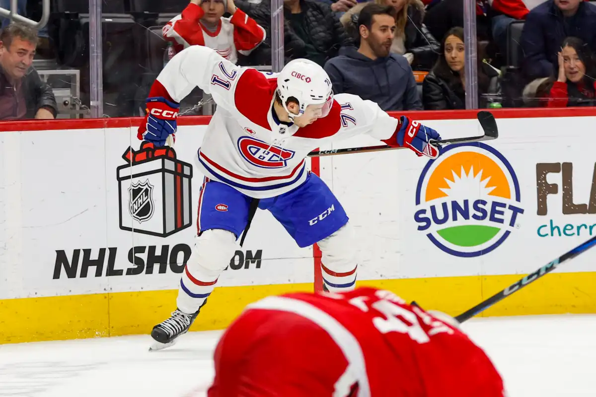Jake Evans force Kent Hughes à annuler une transaction